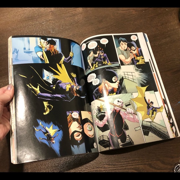 Batgirl DC Universe Rebirth Vol. 1 Beyond Burnside - Picture 11 of 11